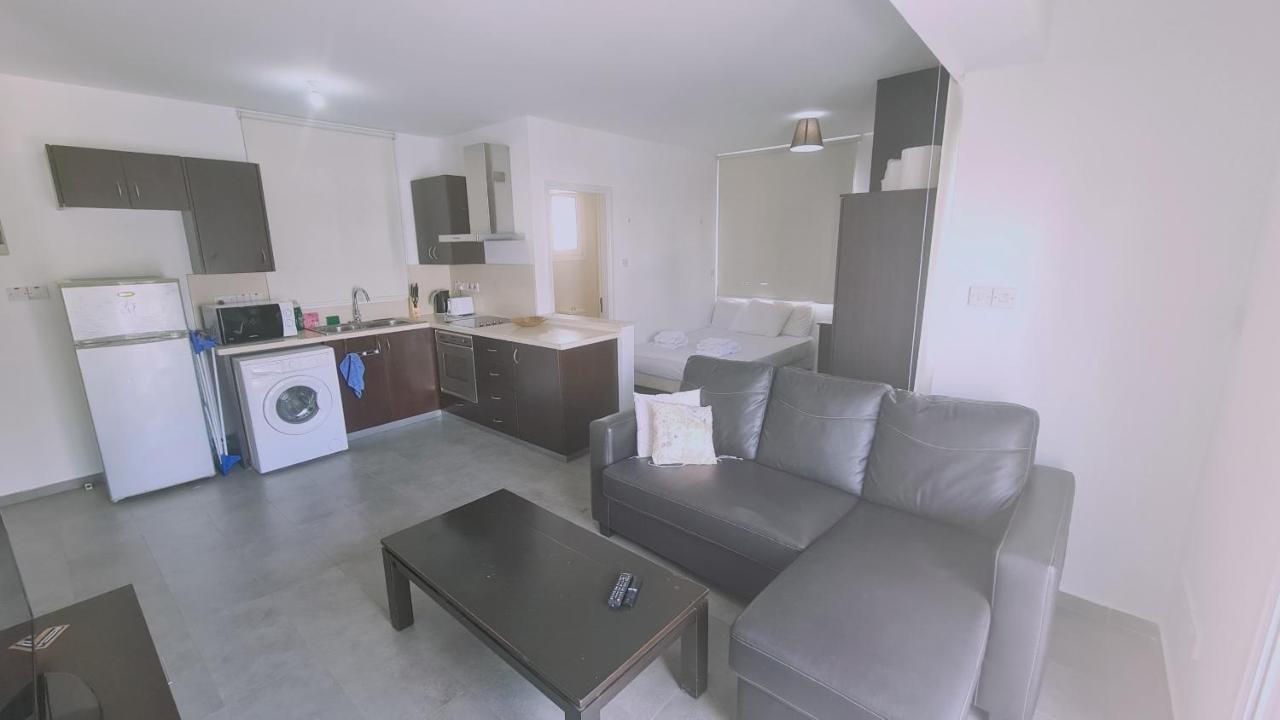 Apartment Universal Engomi